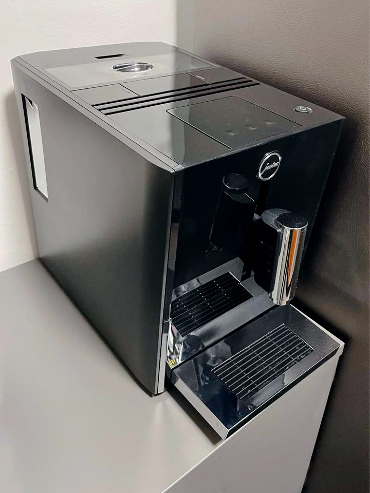 Top angle of Jura A1 automatic espresso machine