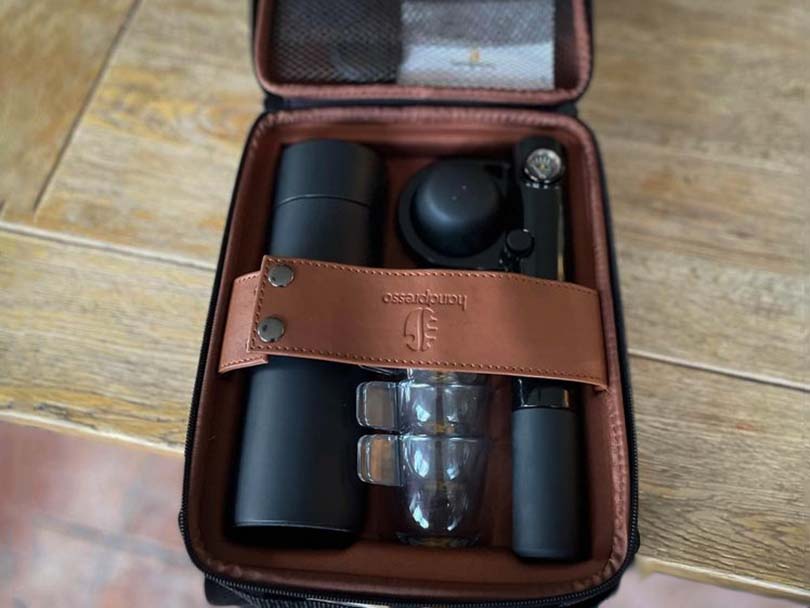 Handpresso Wild Hybrid outdoor set in carry case with thermos and cups