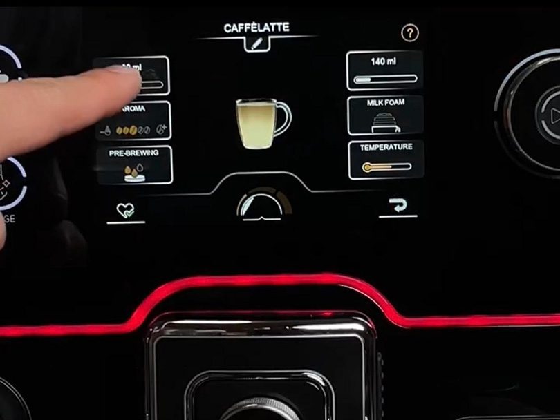 Close up of drinks customization screen on the Gaggia Accademia espresso machine